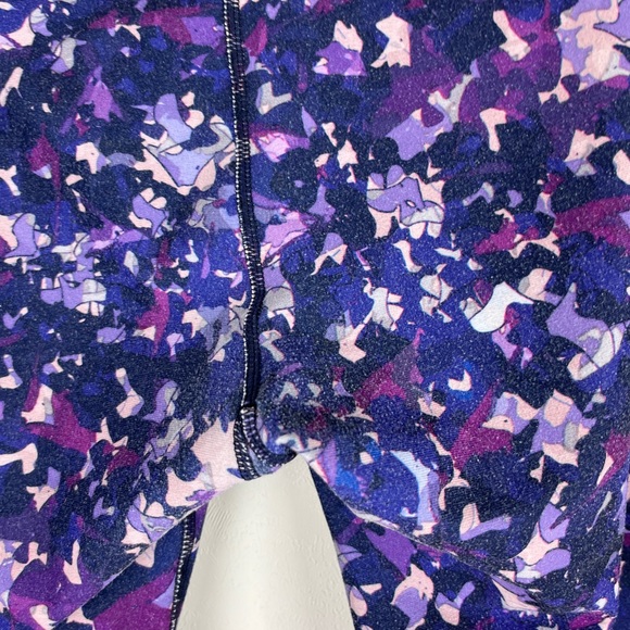 Fabletics Camp Flurry Printed Capri Leggings Purple Mid Rise Activewear XL - Picture 8 of 11